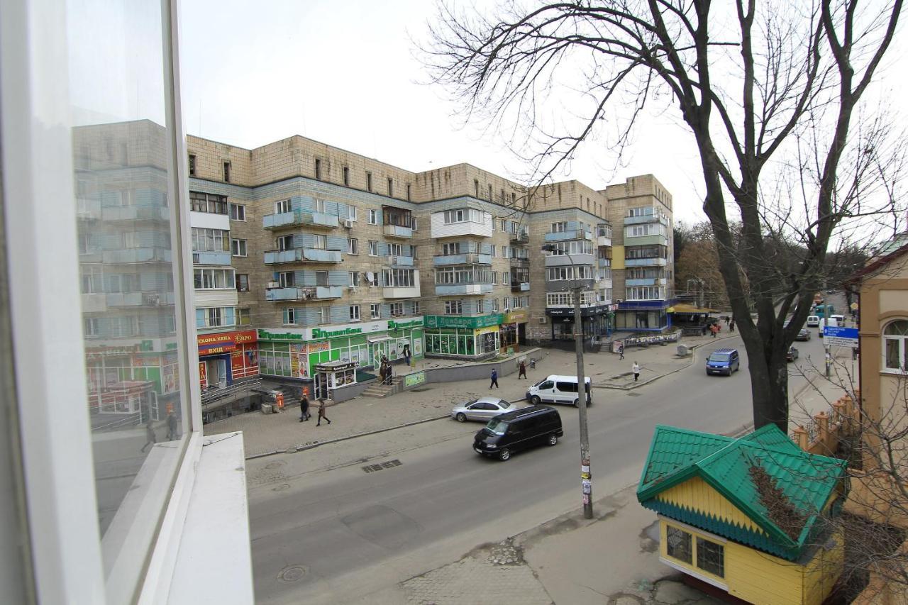 Сімейні Затишні Апартаменти В Самому Центрі Рівного Rivne Ngoại thất bức ảnh